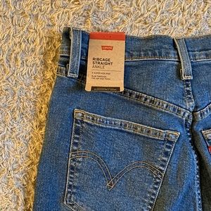 Levi’s Ribcage Straight Ankle